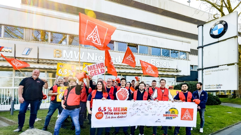 TR KFZ BMW Menge vor Firma